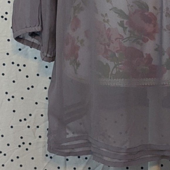 Cream Purple Sheer Top - Size 42 CA (US size 12) - Picture 7 of 7